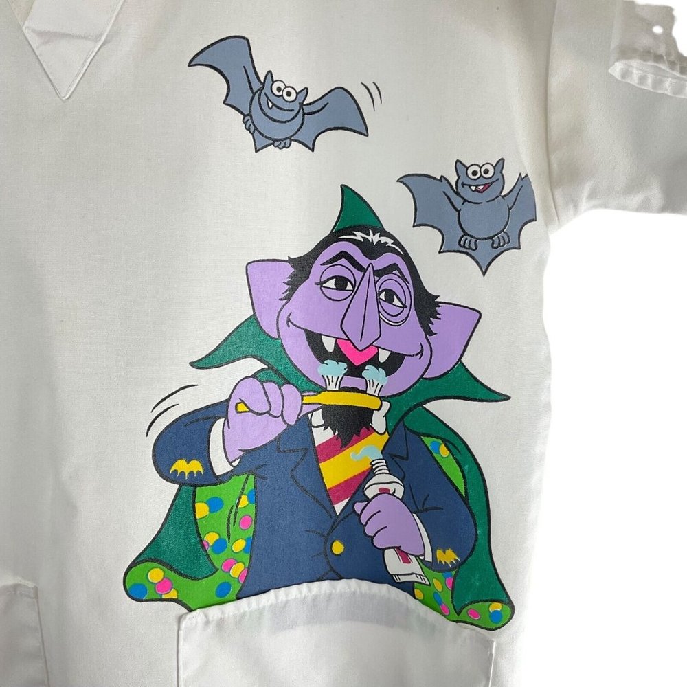 Sesame Street Dentist Scrub Top Womens Sz Small White Count w/ Toothbrush & Bats - Picture 2 of 10